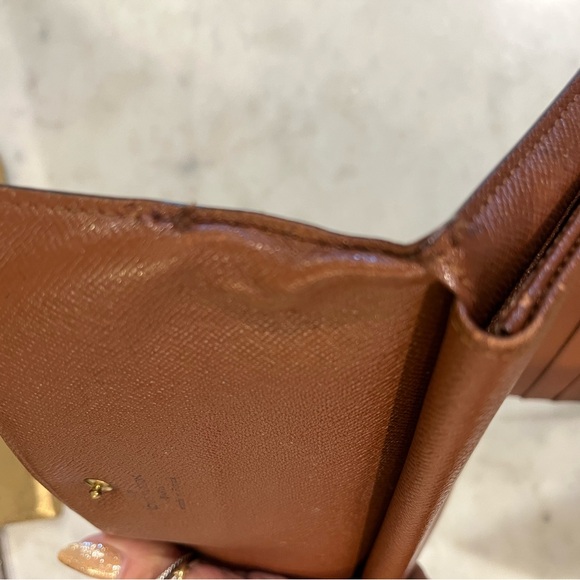Louis Vuitton Monogram Wallet - Picture 4 of 12